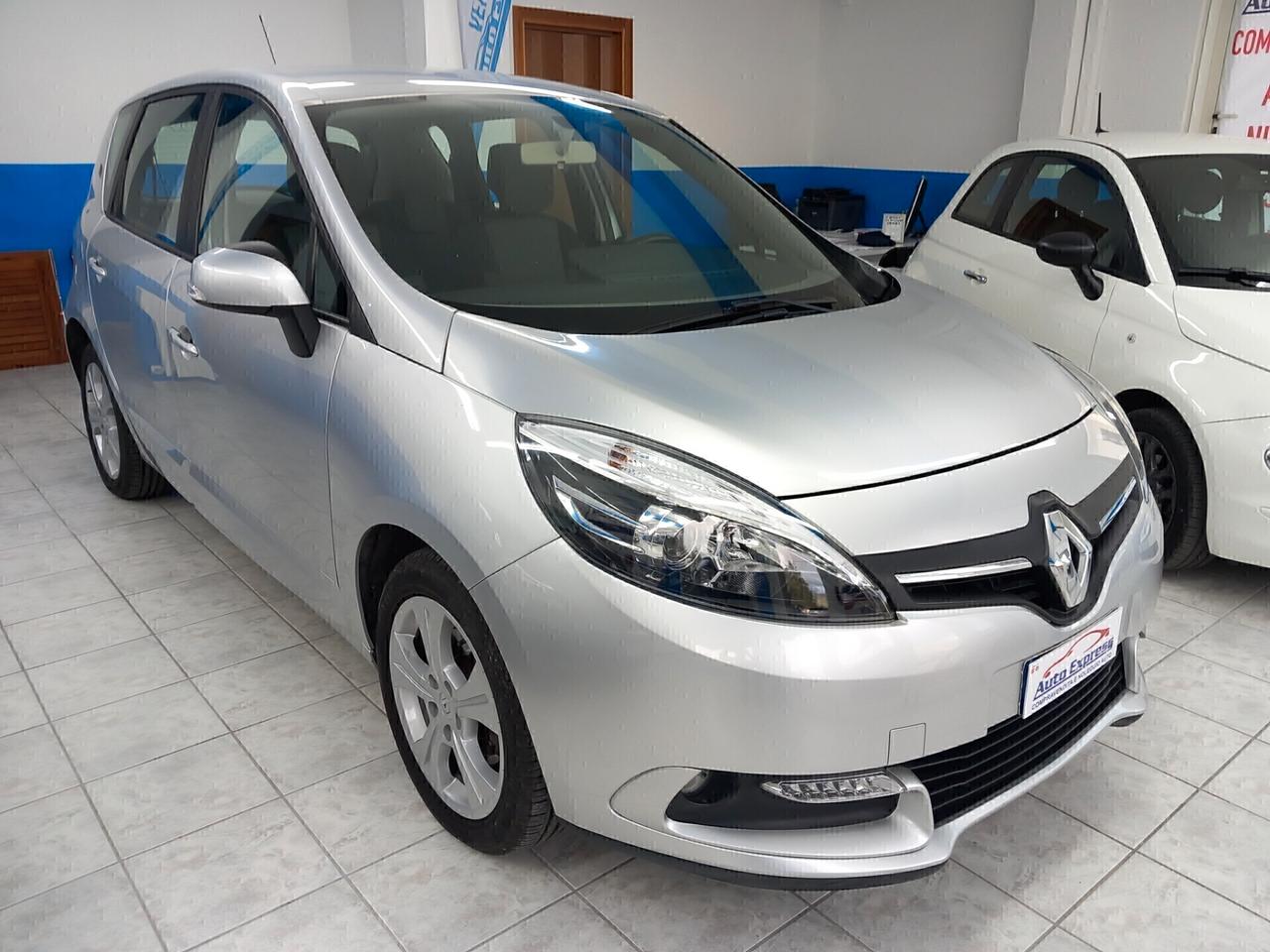 Renault Scenic anno 2014 automatica 1.5 diesel 155 mila km