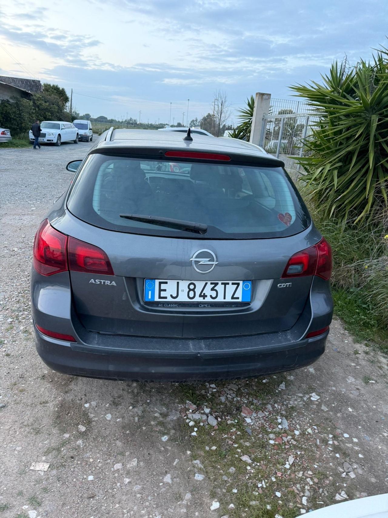 Opel Astra 1.7 Diesel 110CV- Motore che Fuma Nero