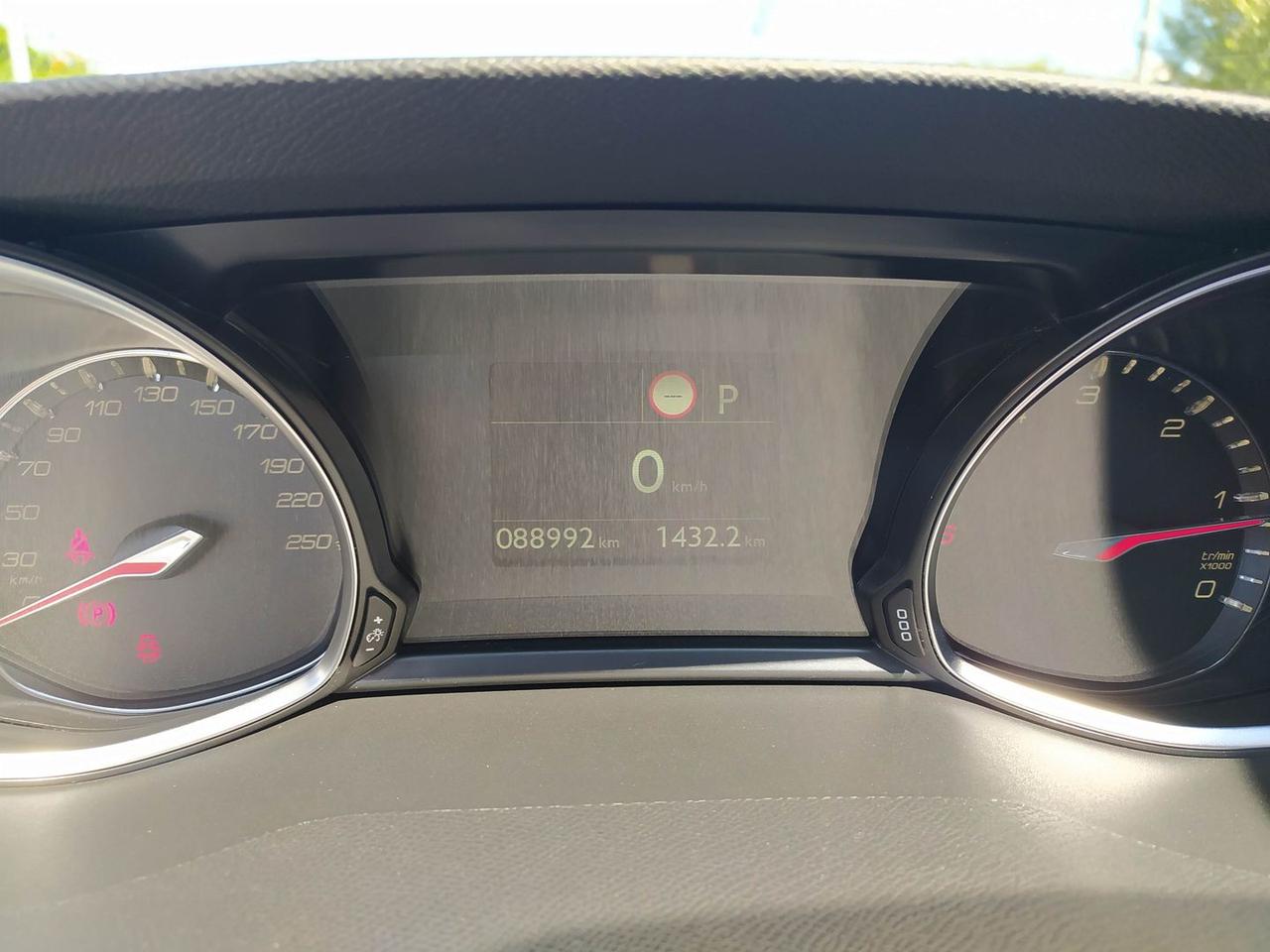 Peugeot 308 Tech Edition 1.5 Blue HDI 130 #6400