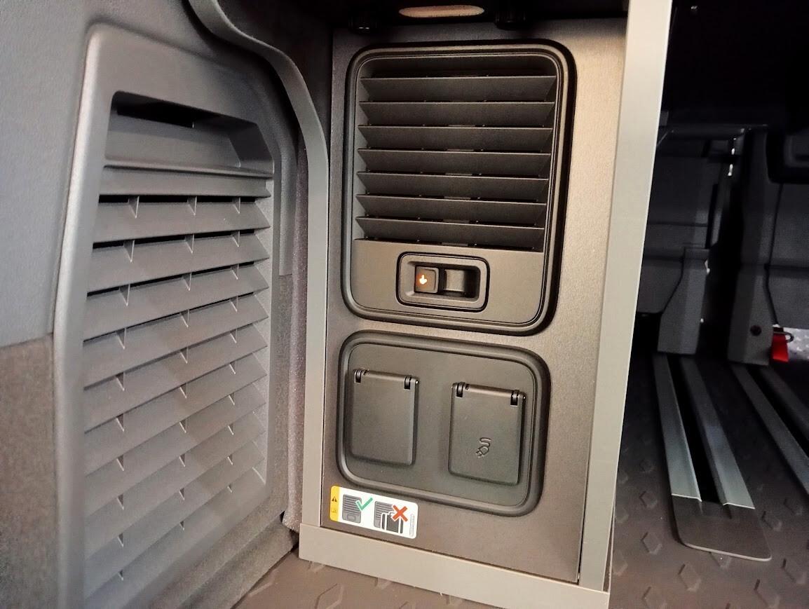 Volkswagen T7 California TRICOLOR TOUR TDI DSG LED 360 *OK 104 E AUTOCARRO*