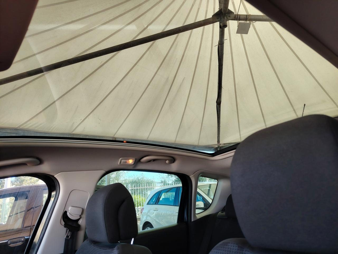 Peugeot 3008 HYbrid4 diesel full opt.