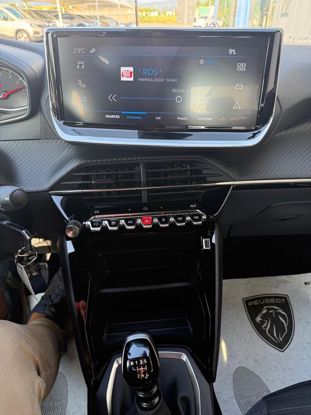 Peugeot 2008 PureTech 100 S&S Style