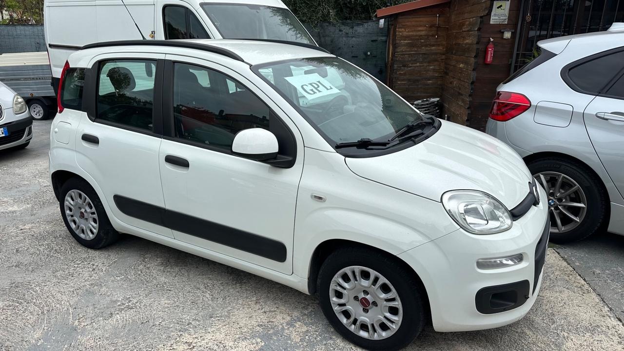 Fiat Panda 1.2 EasyPower Lounge gpl casa madre