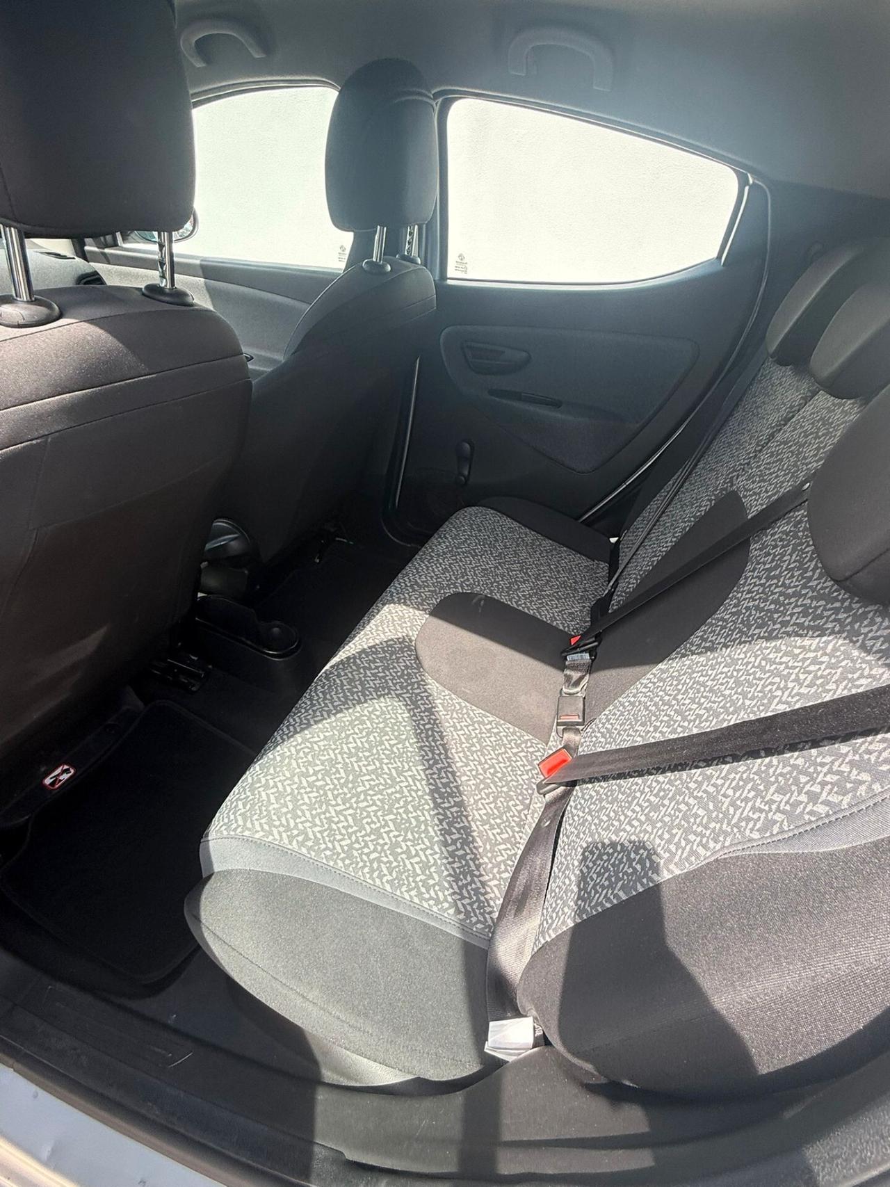 Lancia Ypsilon 1.0 FireFly 5 porte S&S Hybrid Ecochic Gold