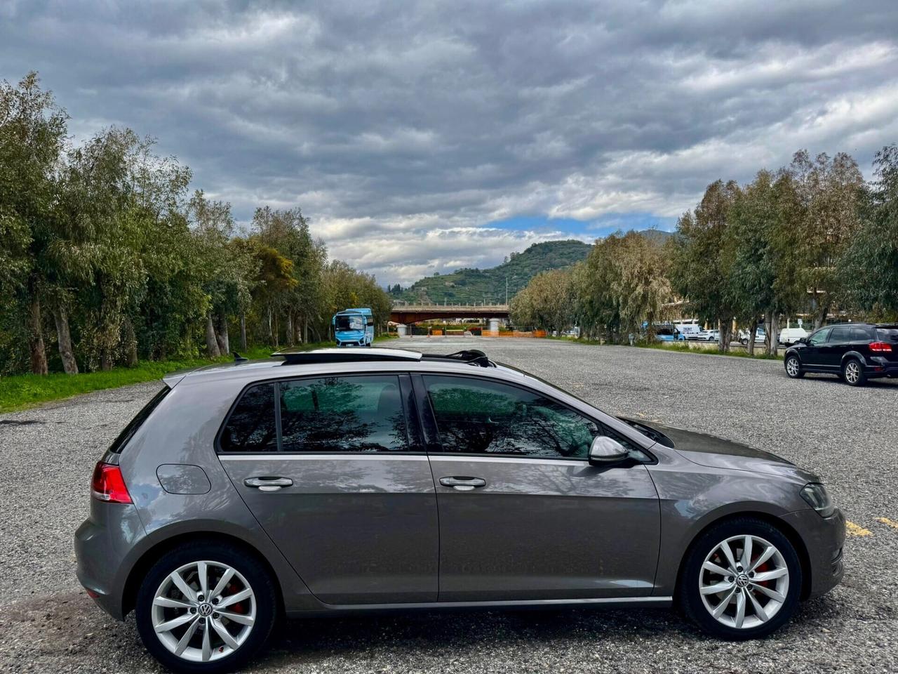 VOLKSWAGEN GOLF 2.0 TDI 150 CV 5P. HIGHLINE TETTO APRIBILE