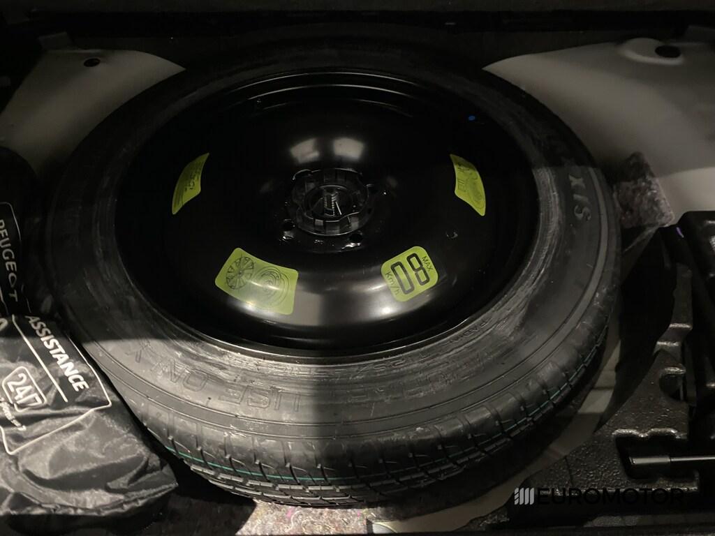 Peugeot 2008 1.5 BlueHDi Allure Navi Pack EAT