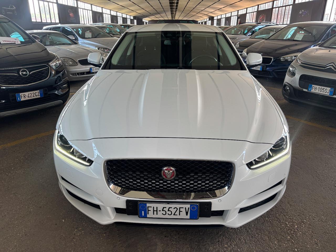 Jaguar XE 2.0 D Turbo 180CV aut. Prestige Business Edition