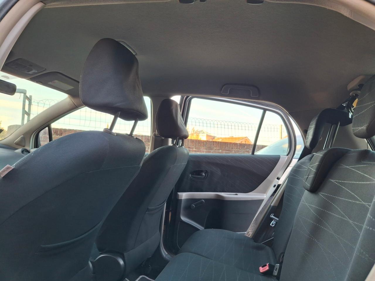 Toyota Yaris 1.0 5 porte