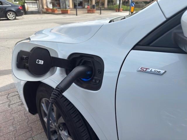 FORD KUGA ST-Line X PHEV