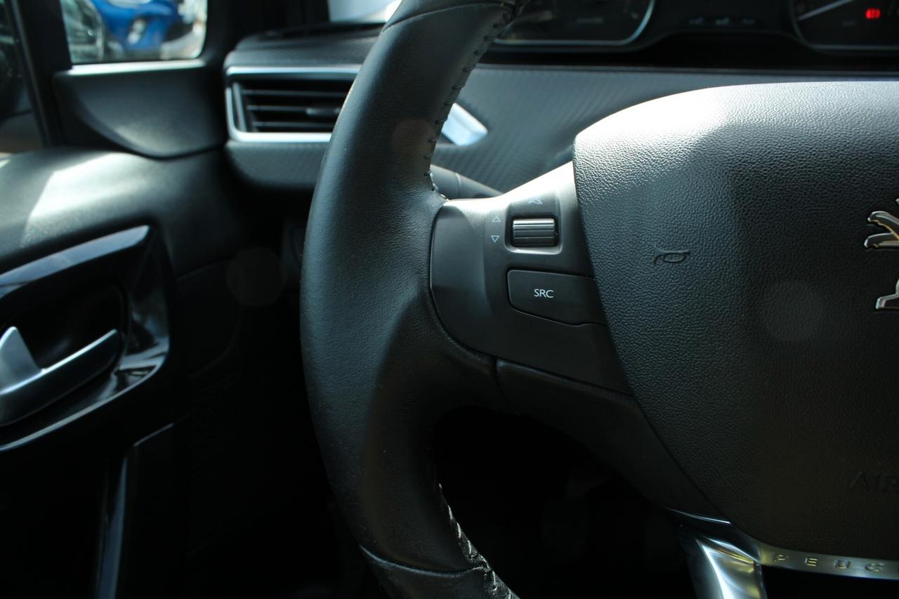 Peugeot 208 PureTech 82 Stop&Start 5 porte Signature