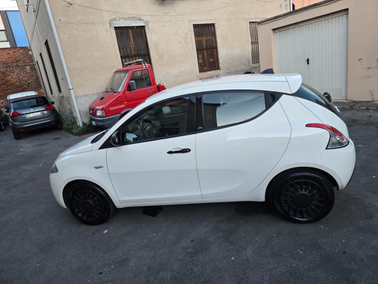 Lancia Ypsilon 1.2 69 CV 5 porte metano Ecochic Platinum