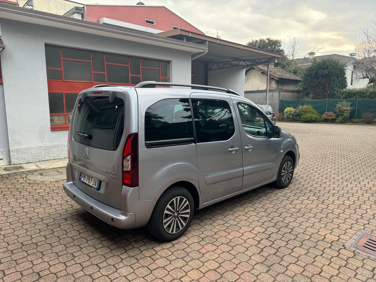 Peugeot Partner Tepee BlueHDi 5 posti