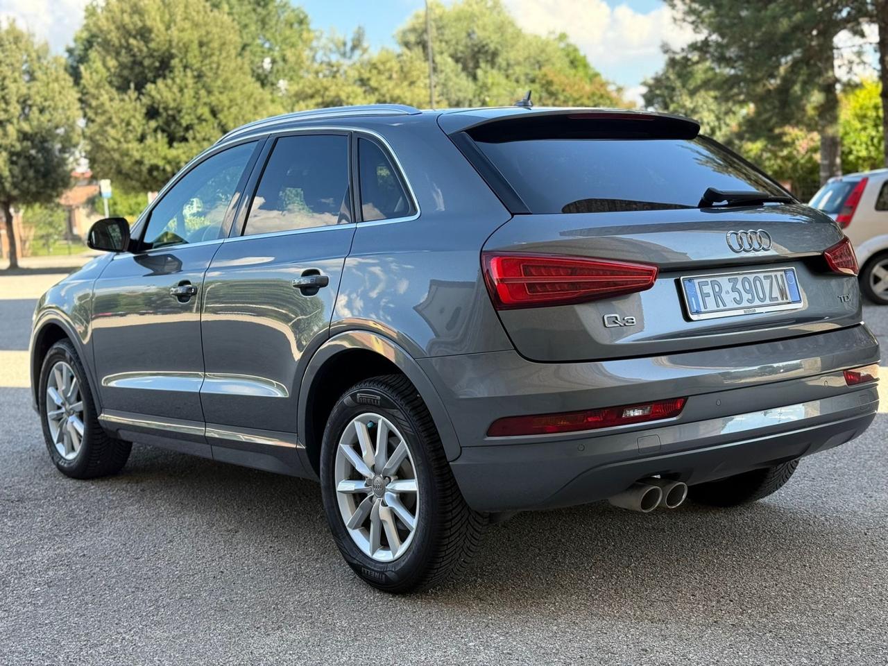 Audi Q3 2.0 TDI 120 CV Business