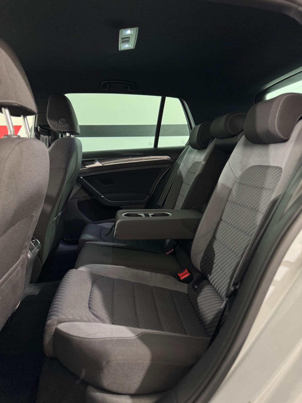 Volkswagen Golf R-LINE DSG 5p. Highline BlueMotion Technology