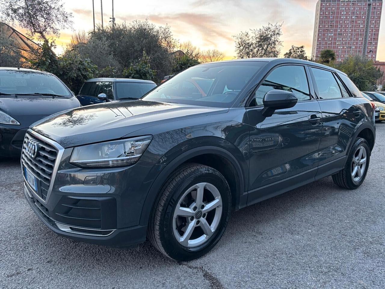 Audi Q2 - 1,6 TDI S tronic Identity Black OK Neopatentati