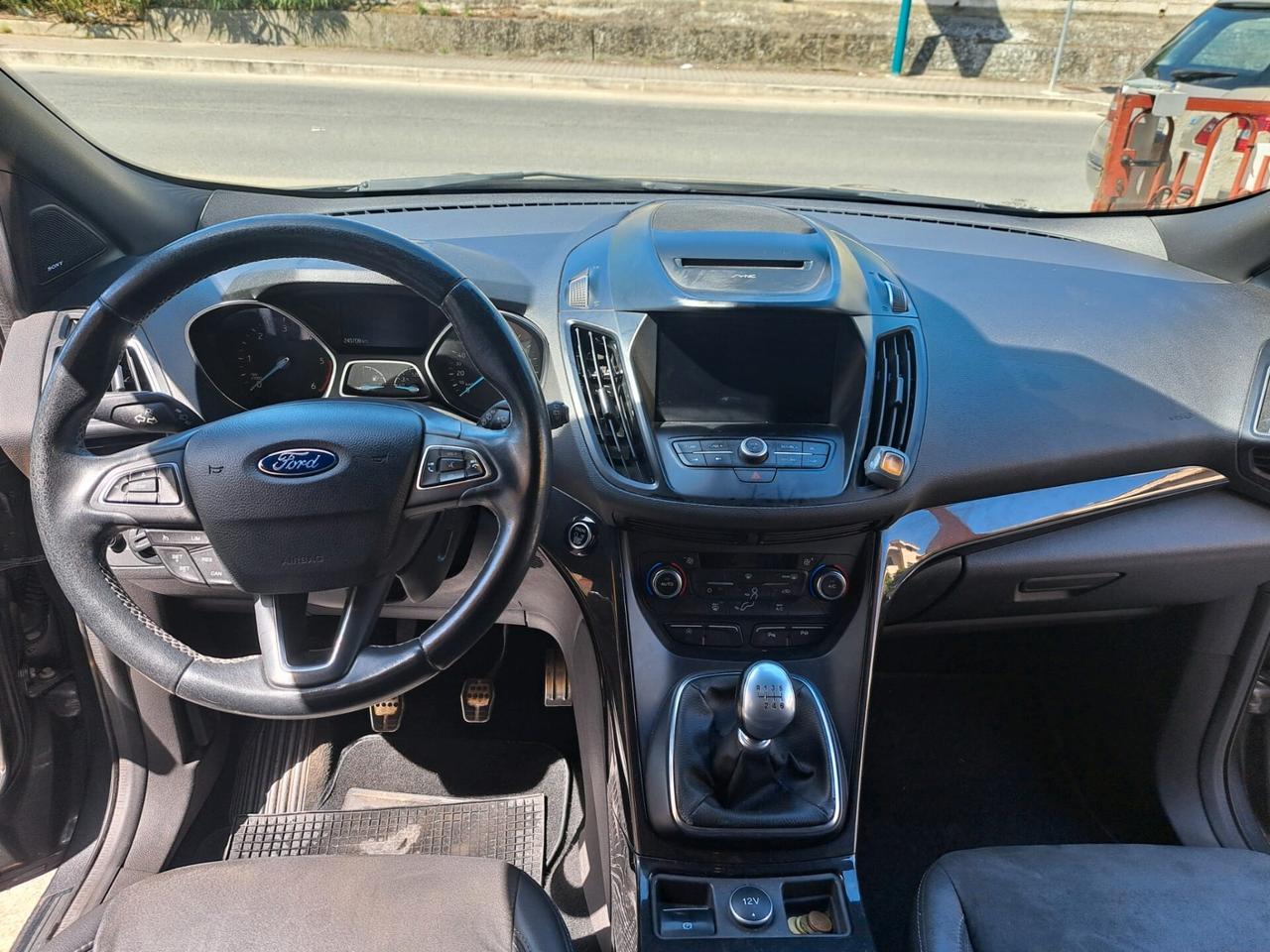 Ford Kuga 1.5 TDCI 120 CV S&S 2WD ST-Line
