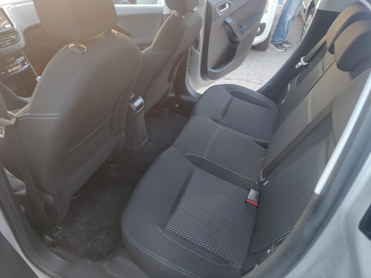 Peugeot 208 PureTech 82 5 porte Allure