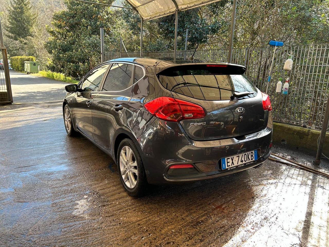 Kia Ceed cee'd 1.6 GDI DCT 5 porte Cool