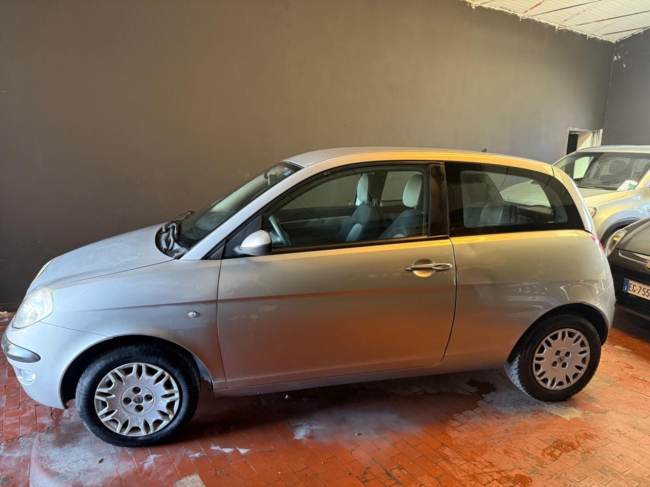 Lancia Ypsilon 1.2 Argento 60CV Ok Neopatentati
