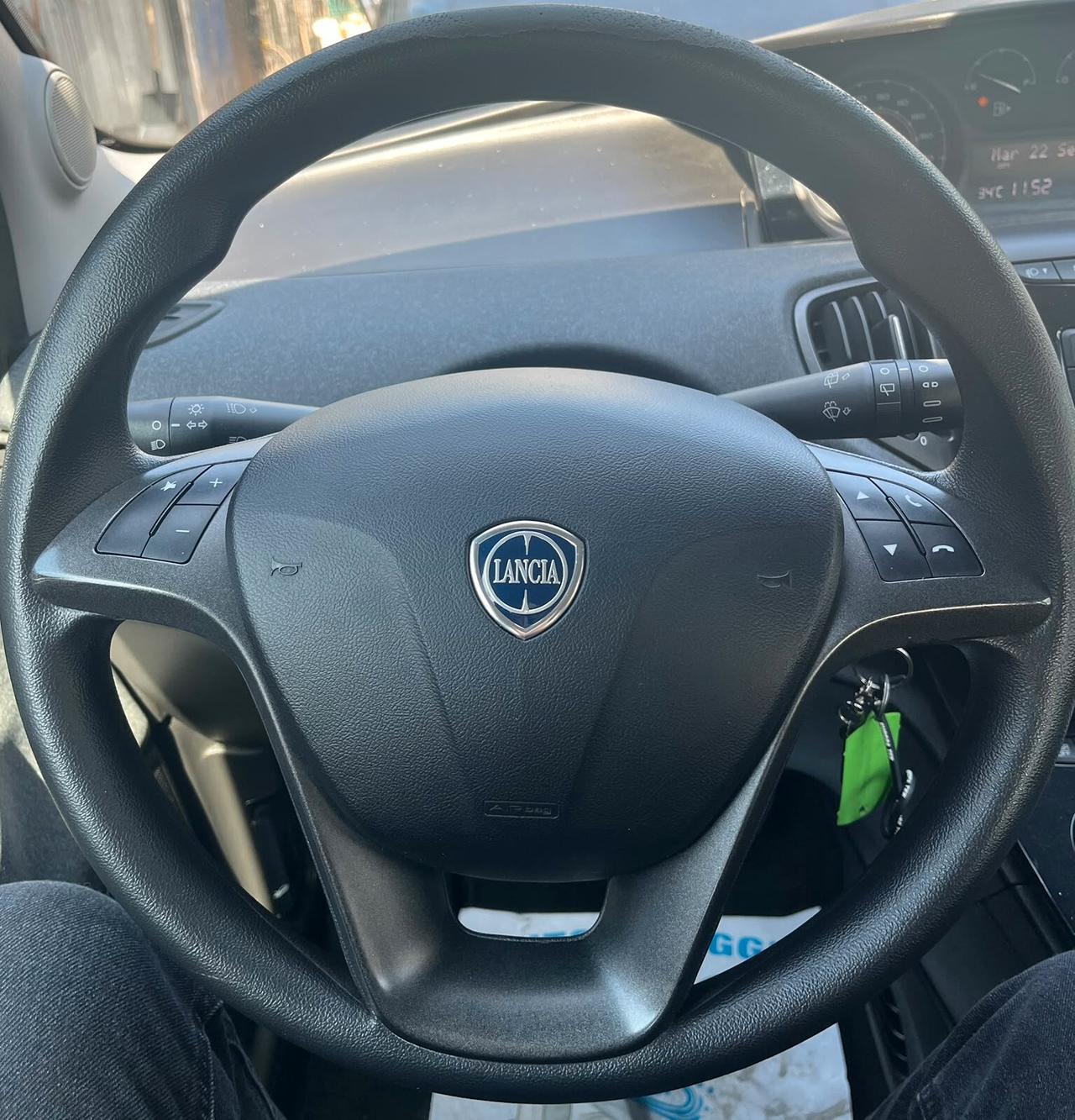 Lancia Ypsilon 1.0 FireFly 5 porte S&S Hybrid Alberta Ferretti