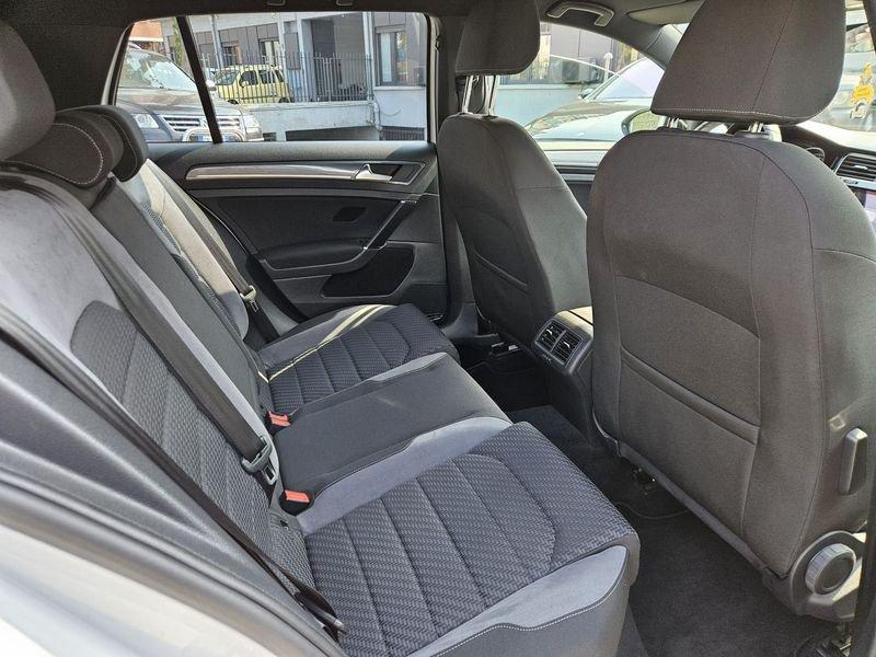 Volkswagen Golf 1.6 TDI R-Line BMT