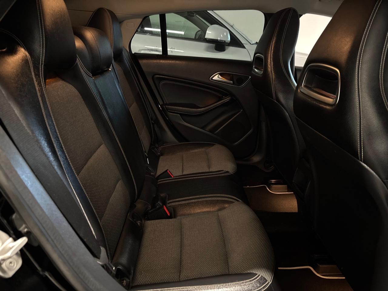 Mercedes-benz CLA 200d PREMIUM DARK