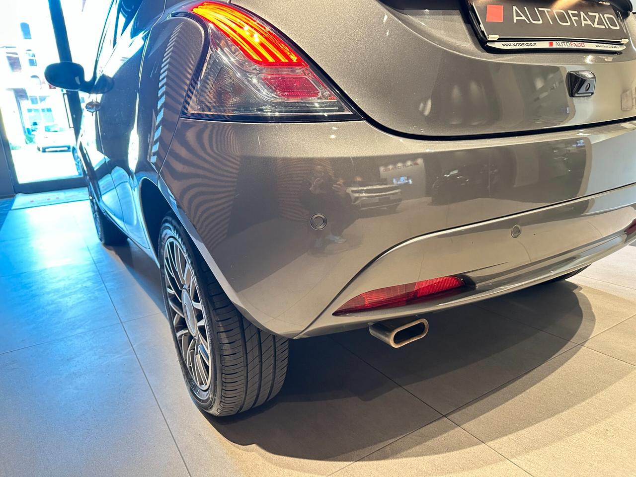 Lancia Ypsilon 1.0 FireFly 5 porte S&S Hybrid Gold Plus