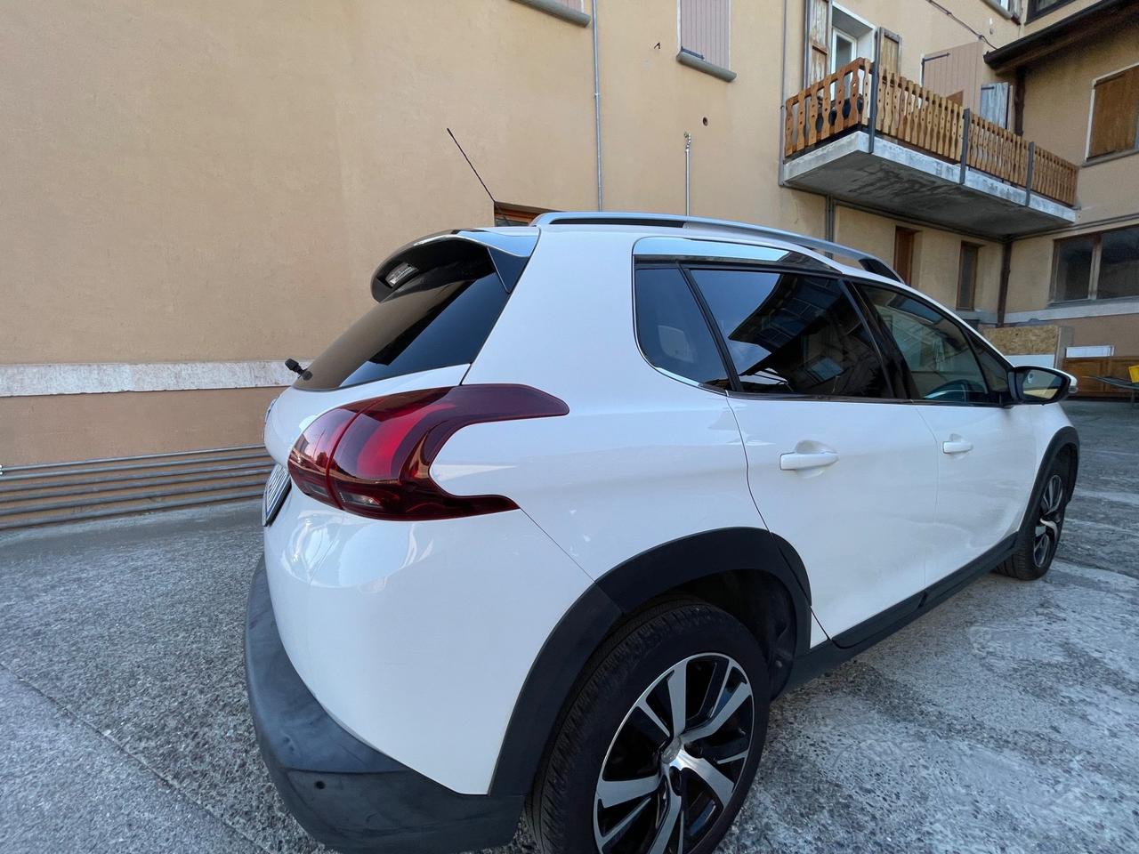 Peugeot 2008 BlueHDi 120 S&S Allure