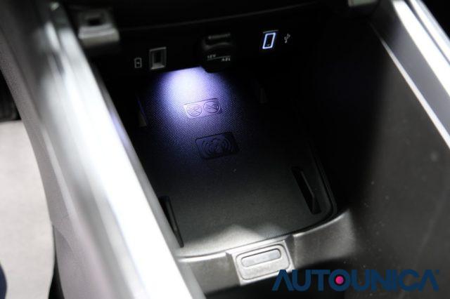 FIAT 600 HYBRID 100 CV DCT MHEV LA PRIMA NEOPATENTATI