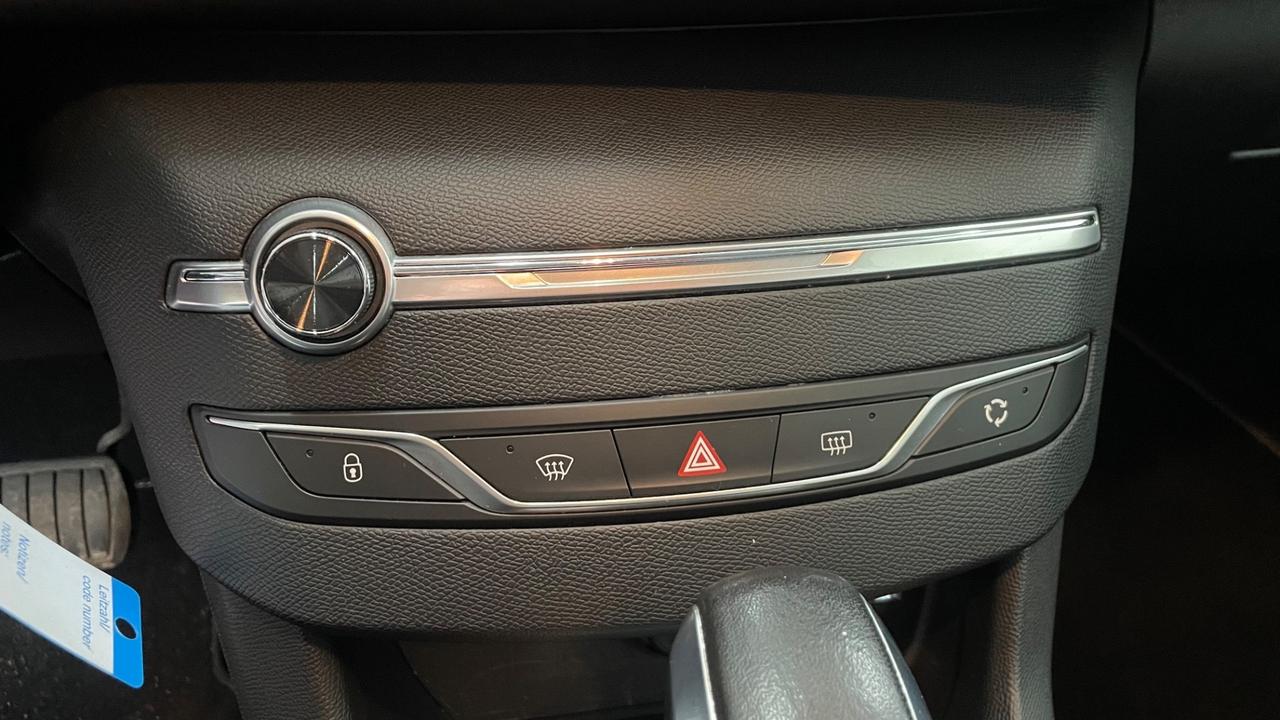 Peugeot 308 BlueHDi 120 S&S EAT6 SW Allure