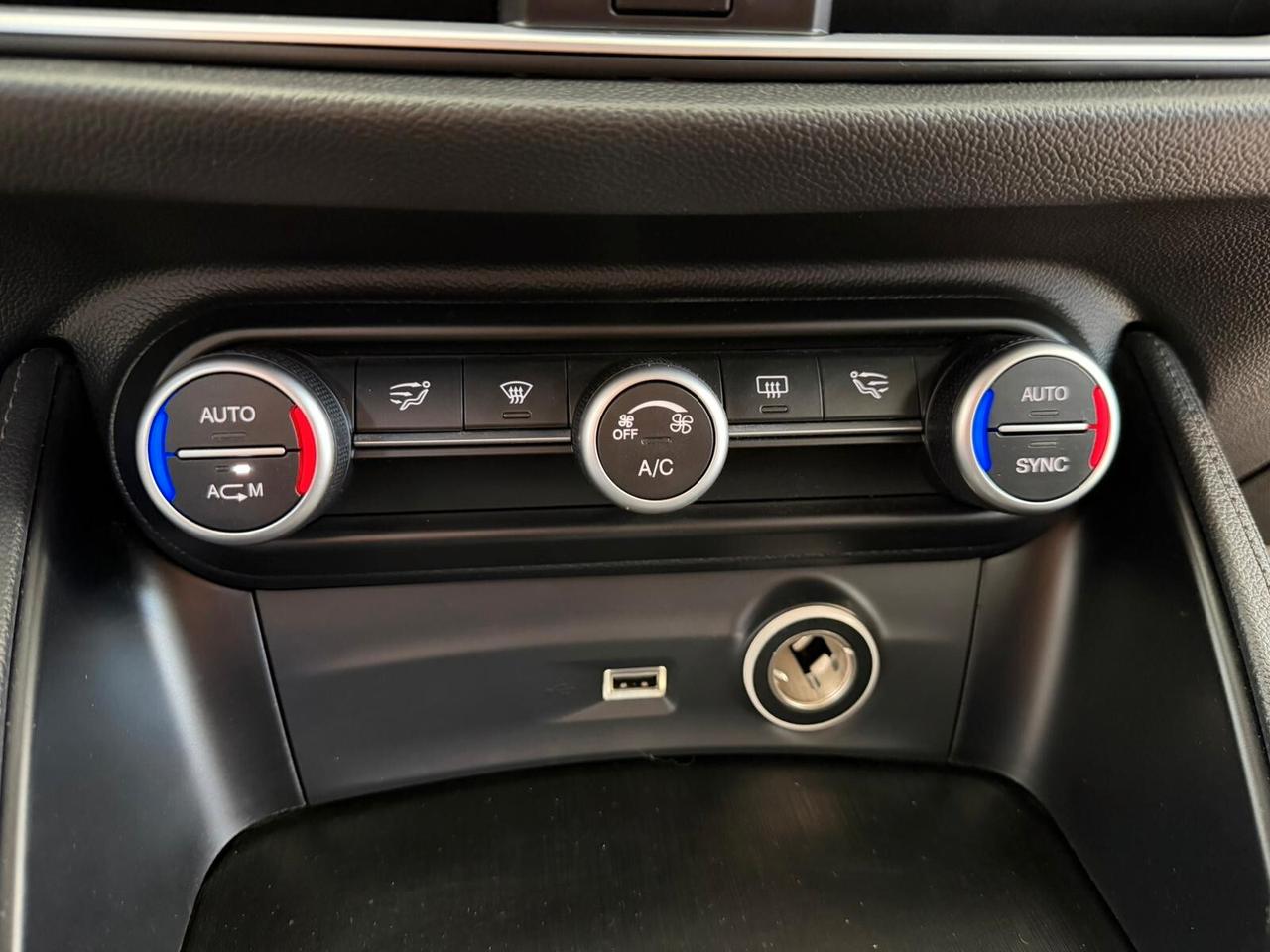 Alfa Romeo Stelvio 2.2 Turbodiesel 160 CV AT8 RWD Business