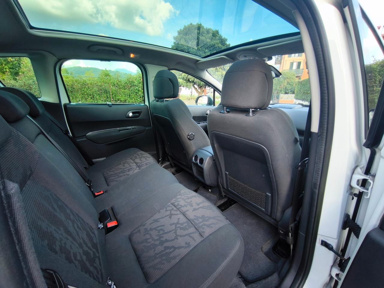 PEUGEOT 3008 HDI- ALLURE -CAMBIO AUTOMATICO