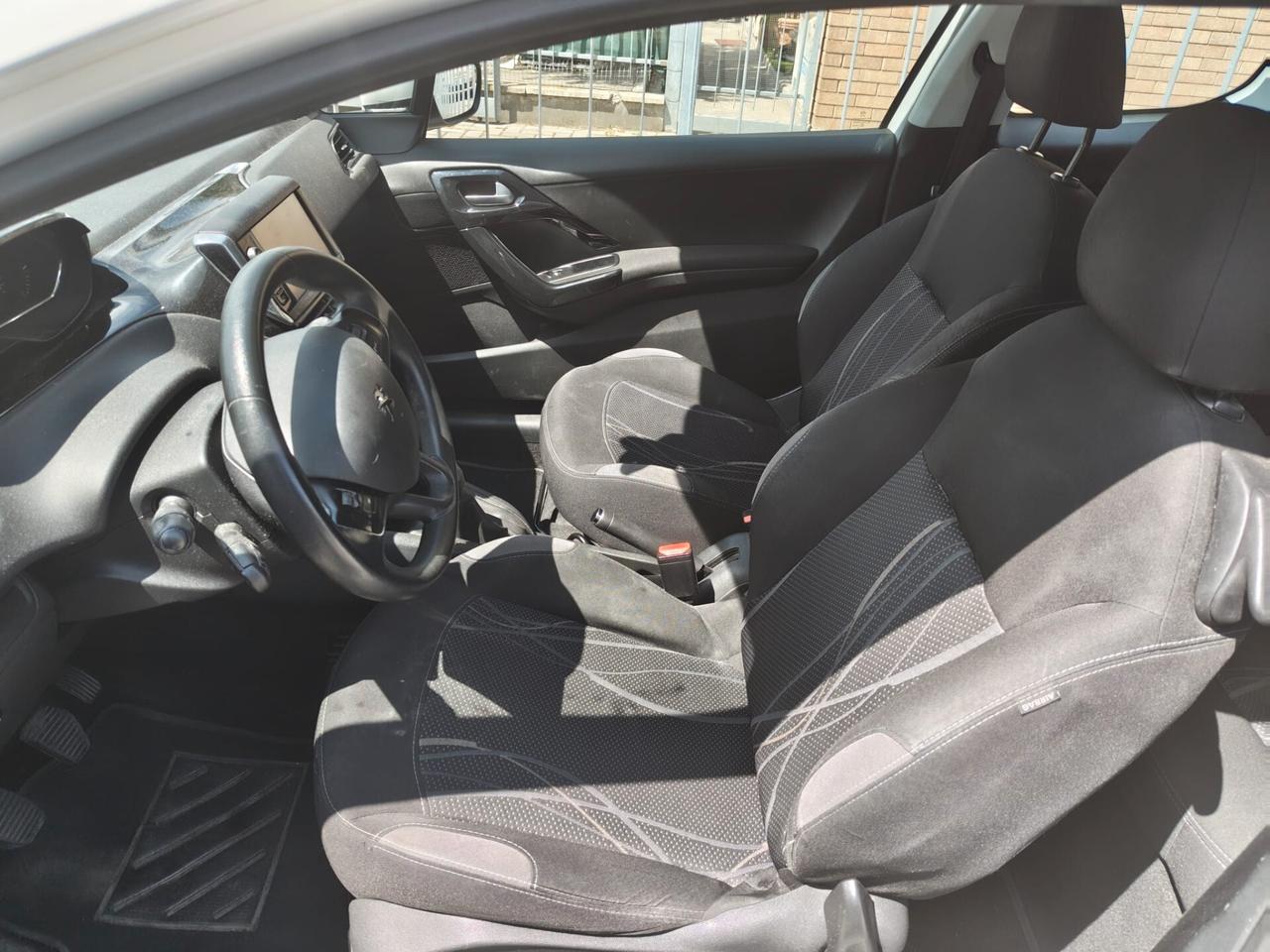 Peugeot 208 1.4 GPL NEOPATENTATI