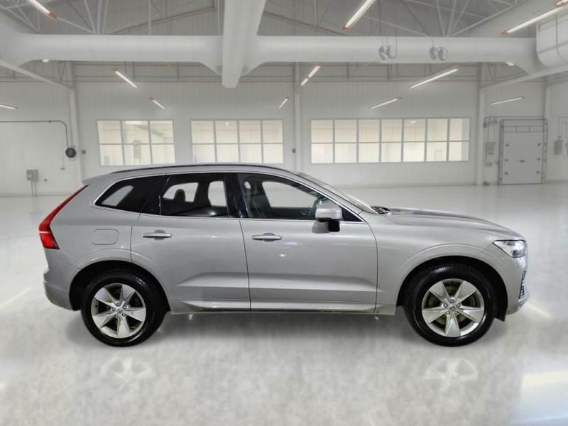 VOLVO XC60 B4 D automatico Momentum Pro