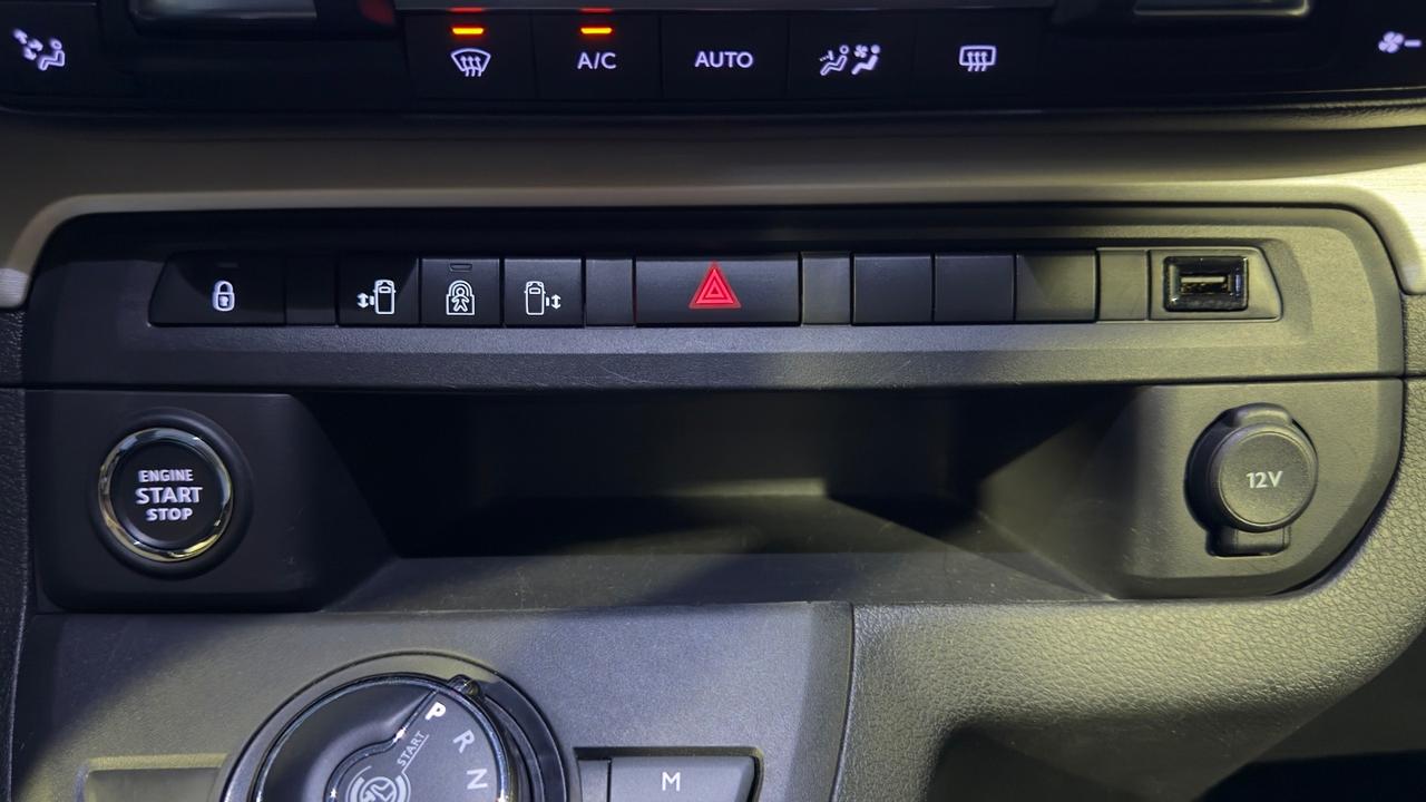 PEUGEOT TRAVELLER 2.0 BLUEHDI LONG BUSINESS VIP 177CV - OTTO POSTI, SEDILI IN PELLE ELETTRICI RISCADABILI, TETTO