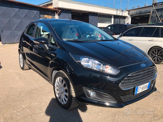 FORD Fiesta 6�� serie - 2013