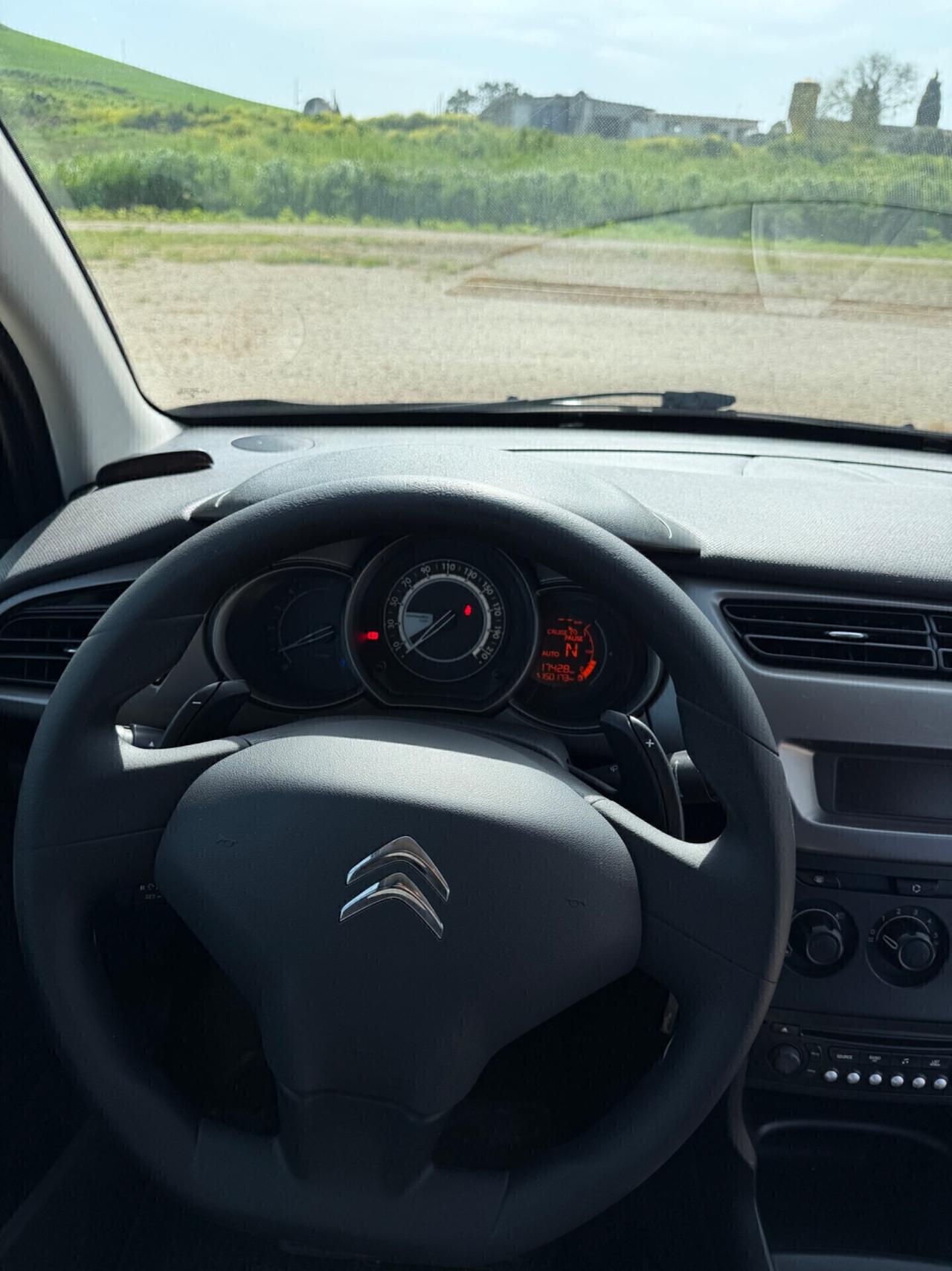 Neopatentati-Citroen C3 1.4 HDi 70 Seduction