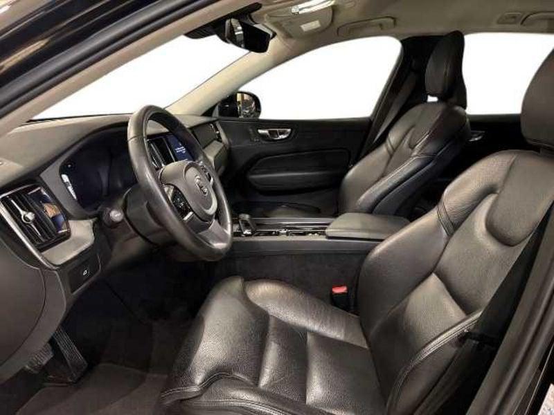 Volvo XC60 II 2022 2.0 b4 Plus Dark auto