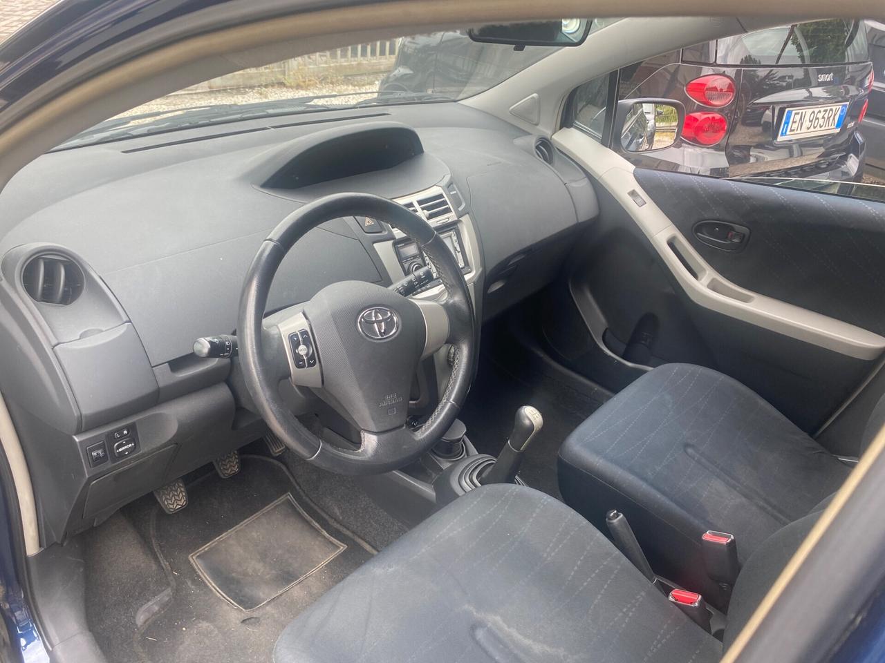 Toyota Yaris 1.0 5 porte Sol