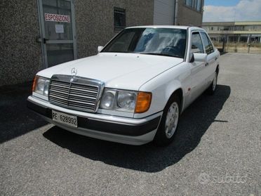 Mercedes 200 E BENZINA