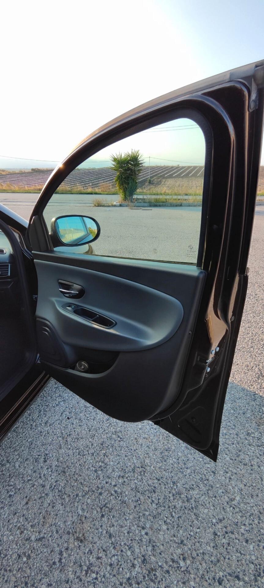 Lancia Ypsilon 1.2 69 CV 5 porte GPL Ecochic Gold