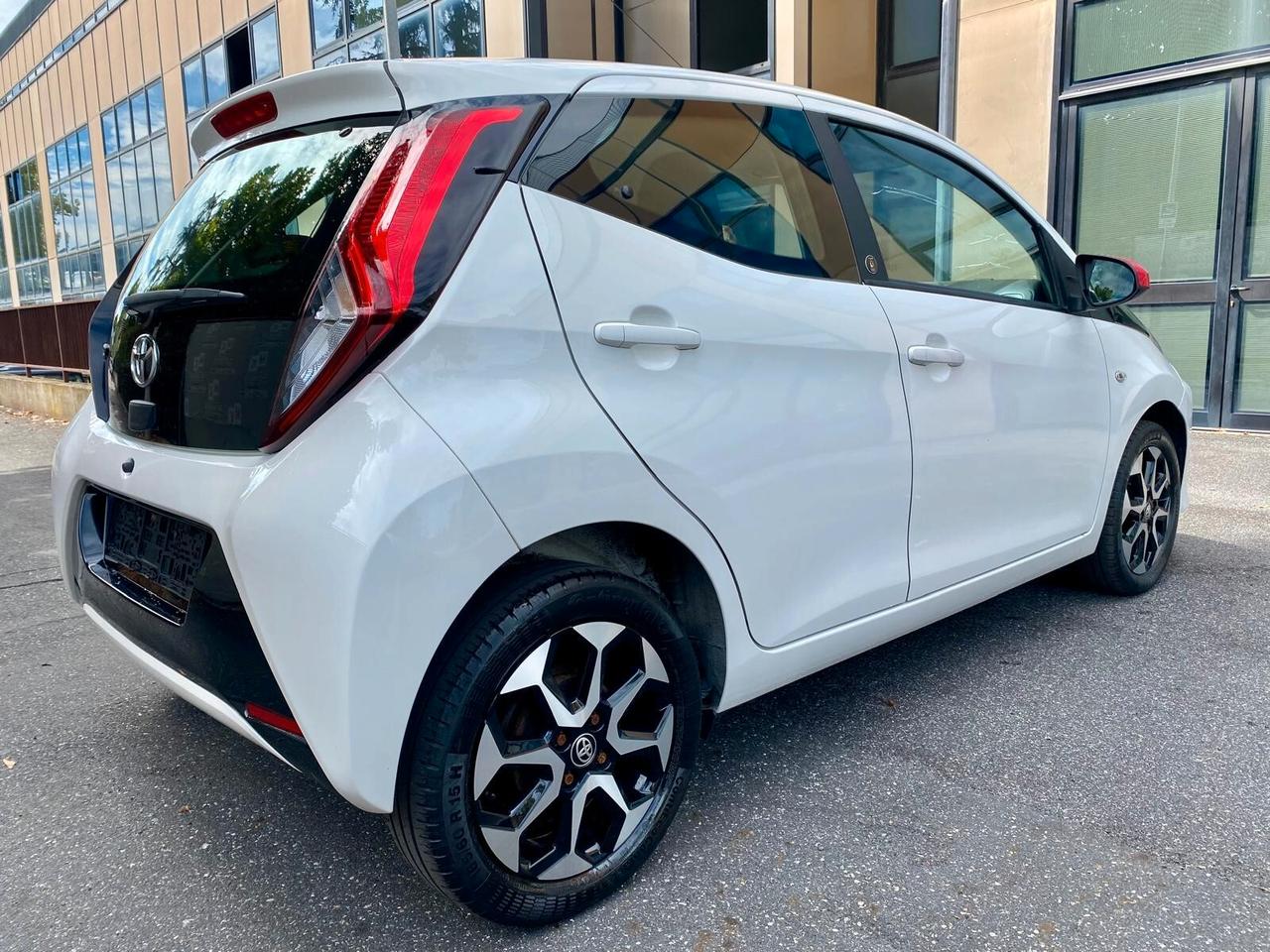 Toyota Aygo 5p 1.0 x-play -CAMERA - TAGLIANDI CASA MADRE-GARANZIA