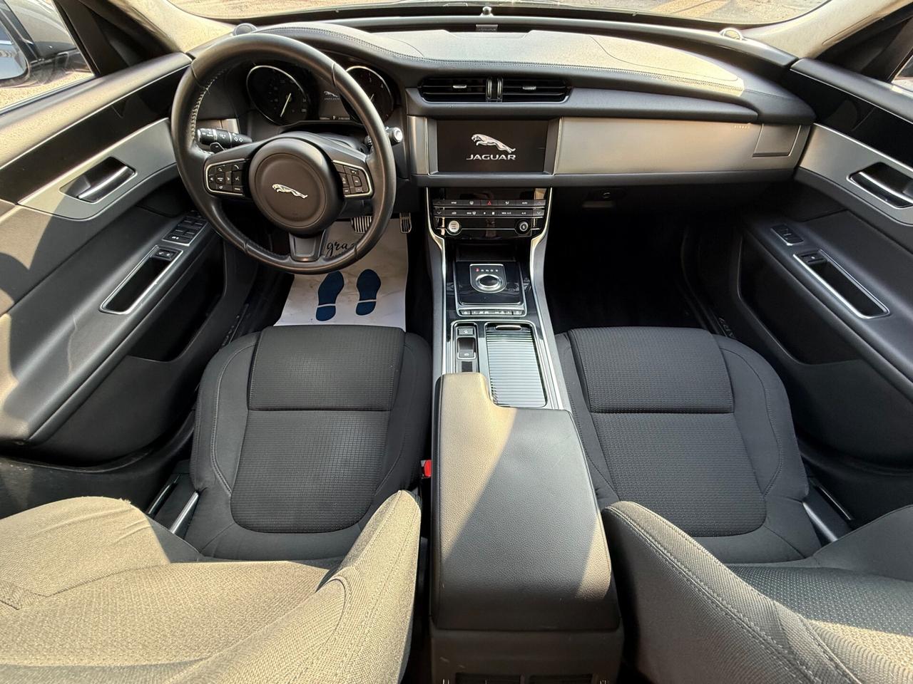 Jaguar XF 2.0 D 163 CV Prestige -Automatica