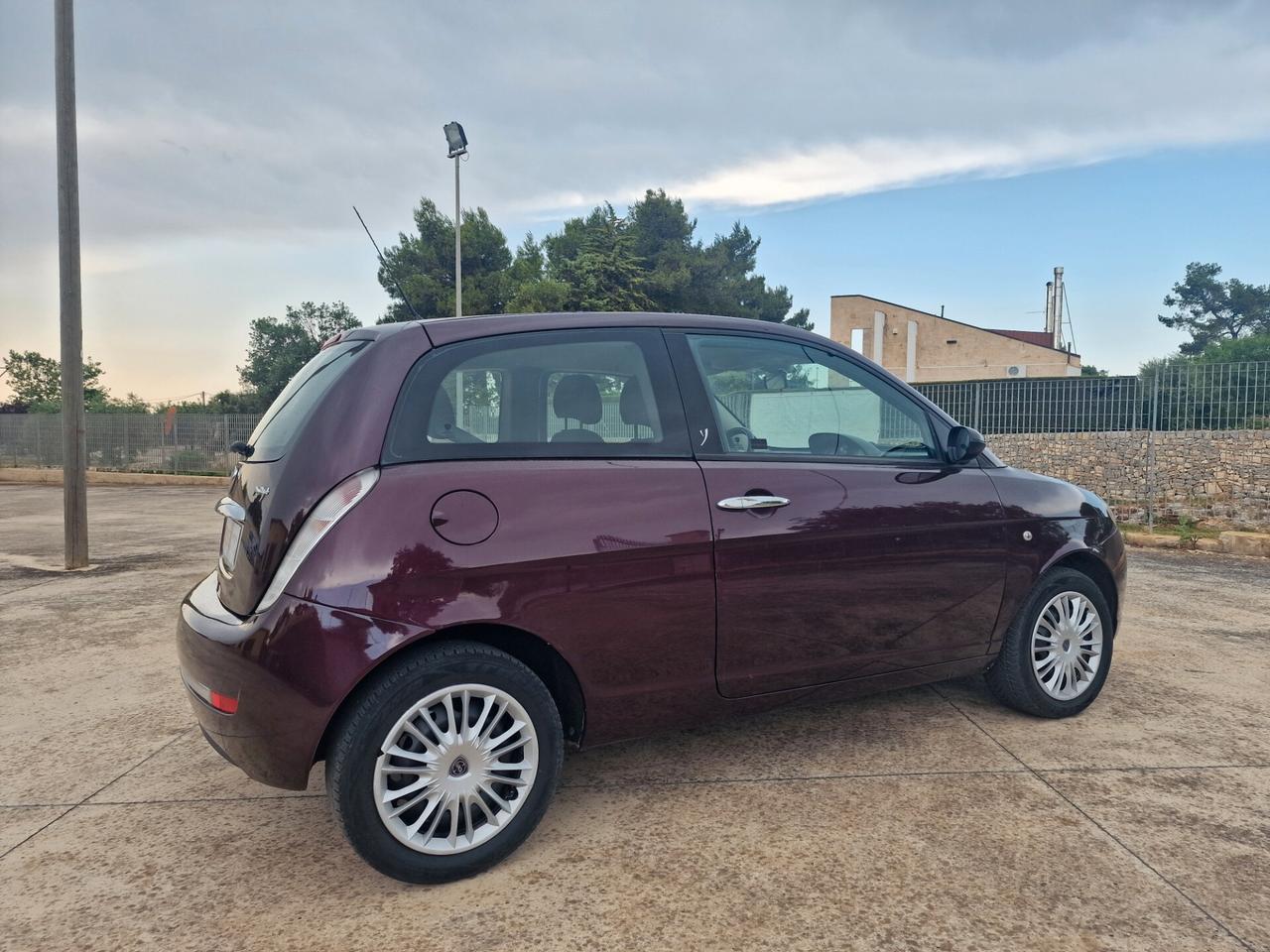 Lancia Ypsilon 1.3 MJT 75 CV Argento
