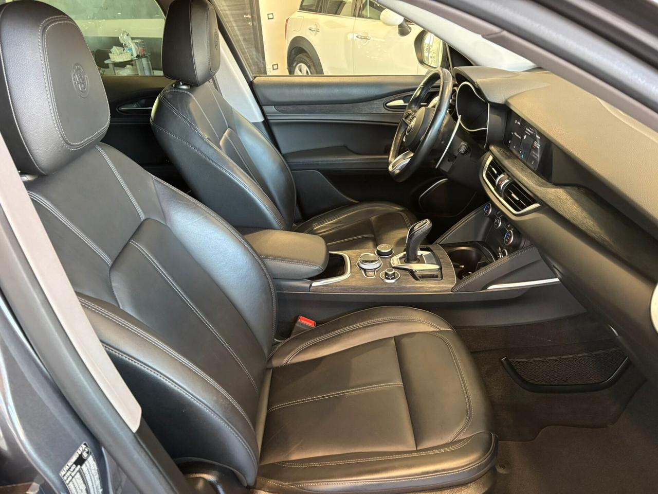 Alfa Romeo Stelvio 2.2 Turbodiesel 160 CV AT8 RWD Business