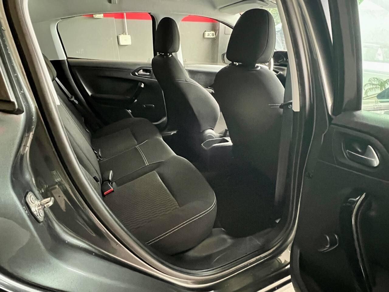 Peugeot 208 PureTech 82 5 porte Allure