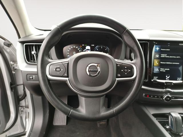 VOLVO XC60 B4 (d) AWD Geartronic Momentum