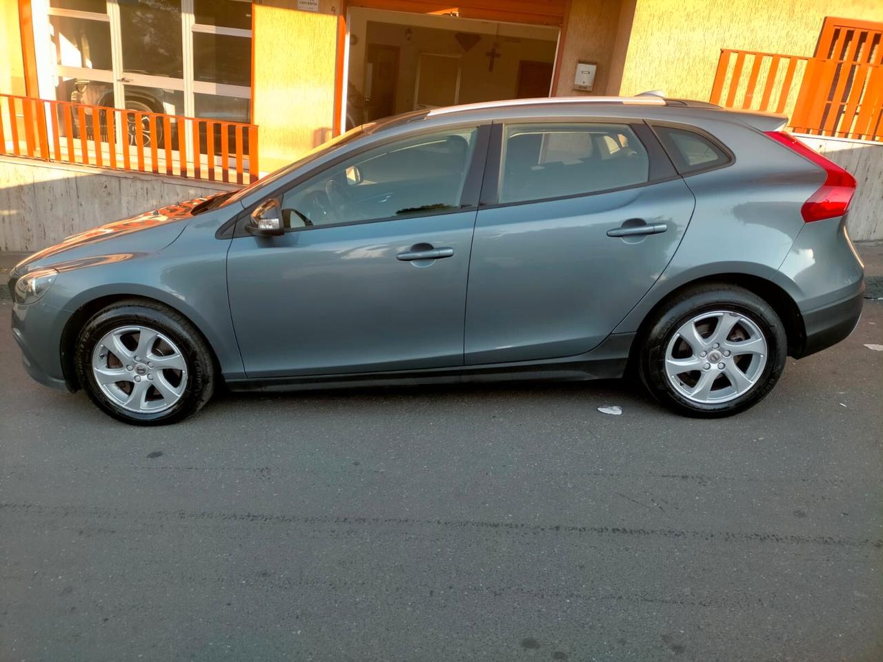 Volvo V40 Cross Country D2 Style Plus