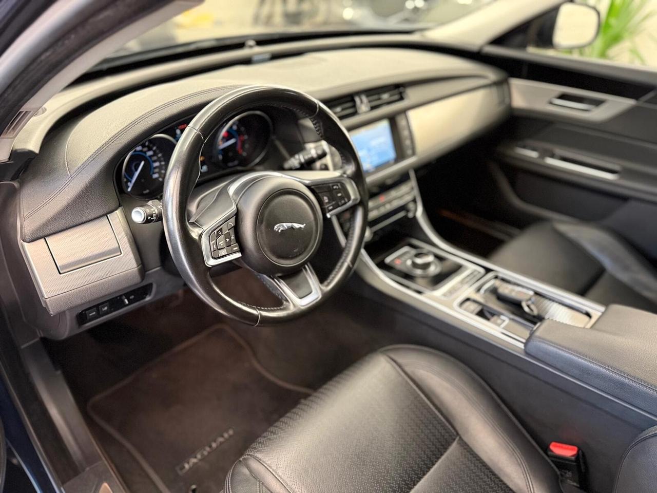 Jaguar XF 2.0 D 240 CV aut. Prestige