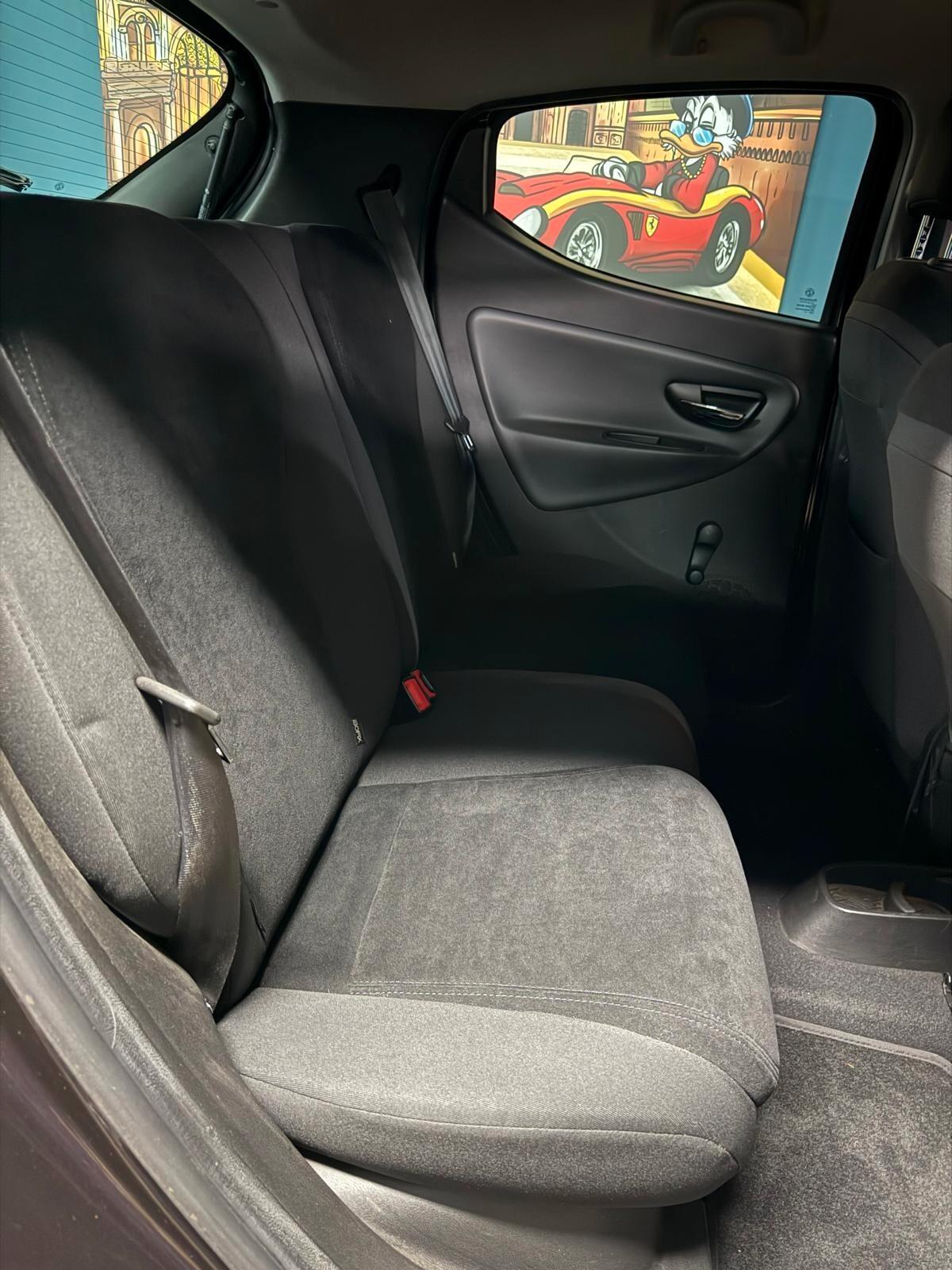 Lancia Ypsilon 1.2 69 CV 5 porte